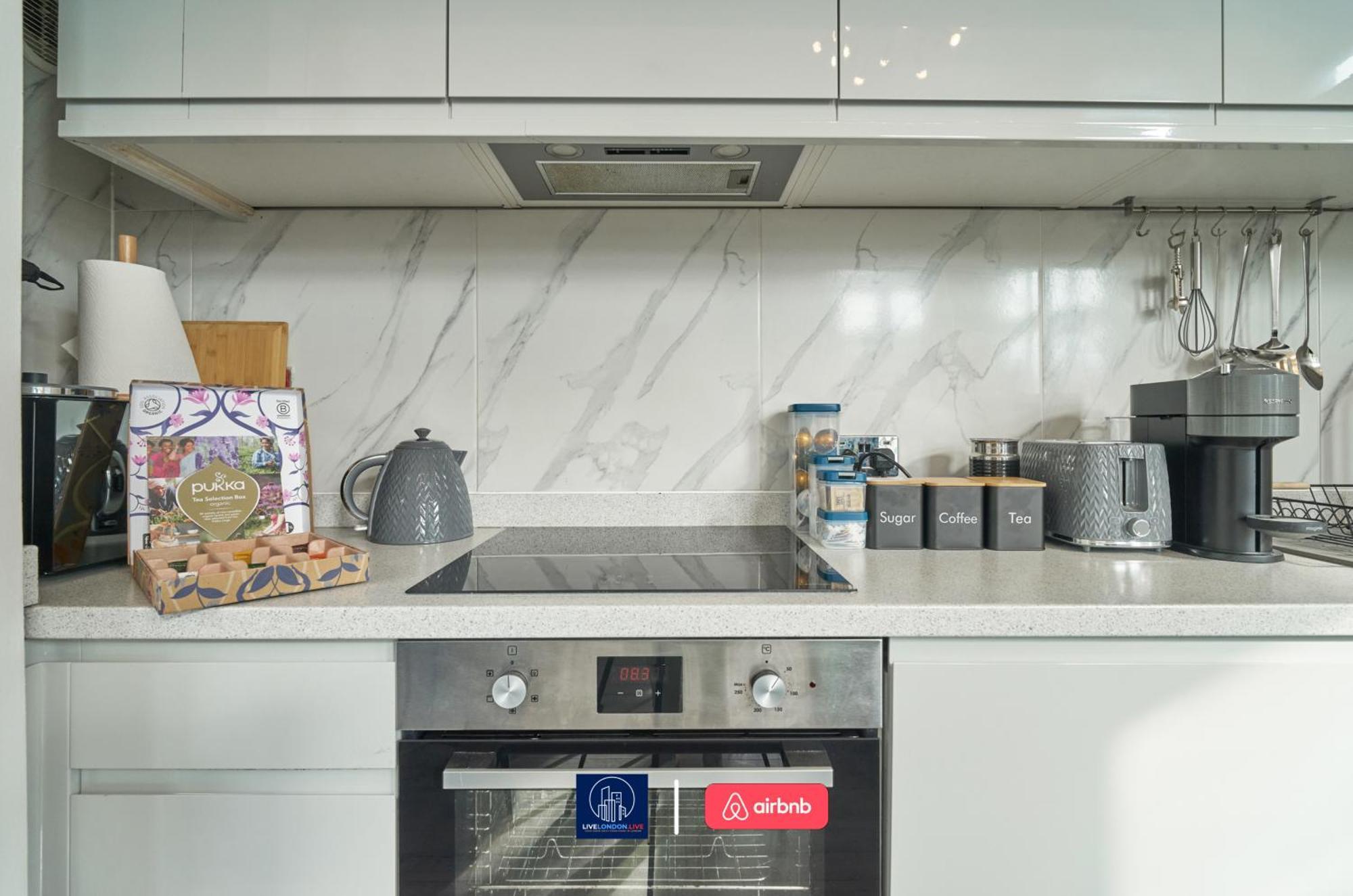 Last-Minute Specials L Sleeps Up To 4 Guests L One-Bedroom Apartment With King Bed And High Ceilings Near Camden By Live London Short Lets & Serviced Accommodation ภายนอก รูปภาพ