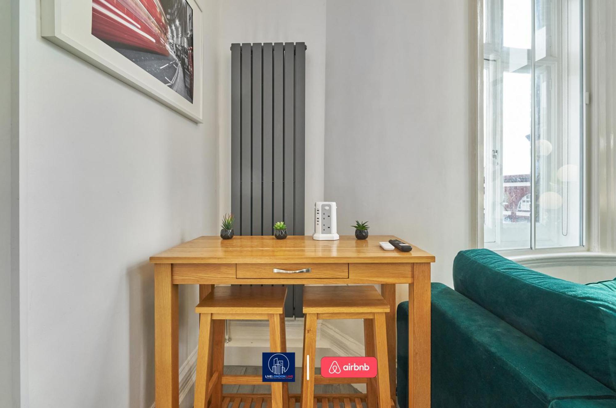 Last-Minute Specials L Sleeps Up To 4 Guests L One-Bedroom Apartment With King Bed And High Ceilings Near Camden By Live London Short Lets & Serviced Accommodation ภายนอก รูปภาพ