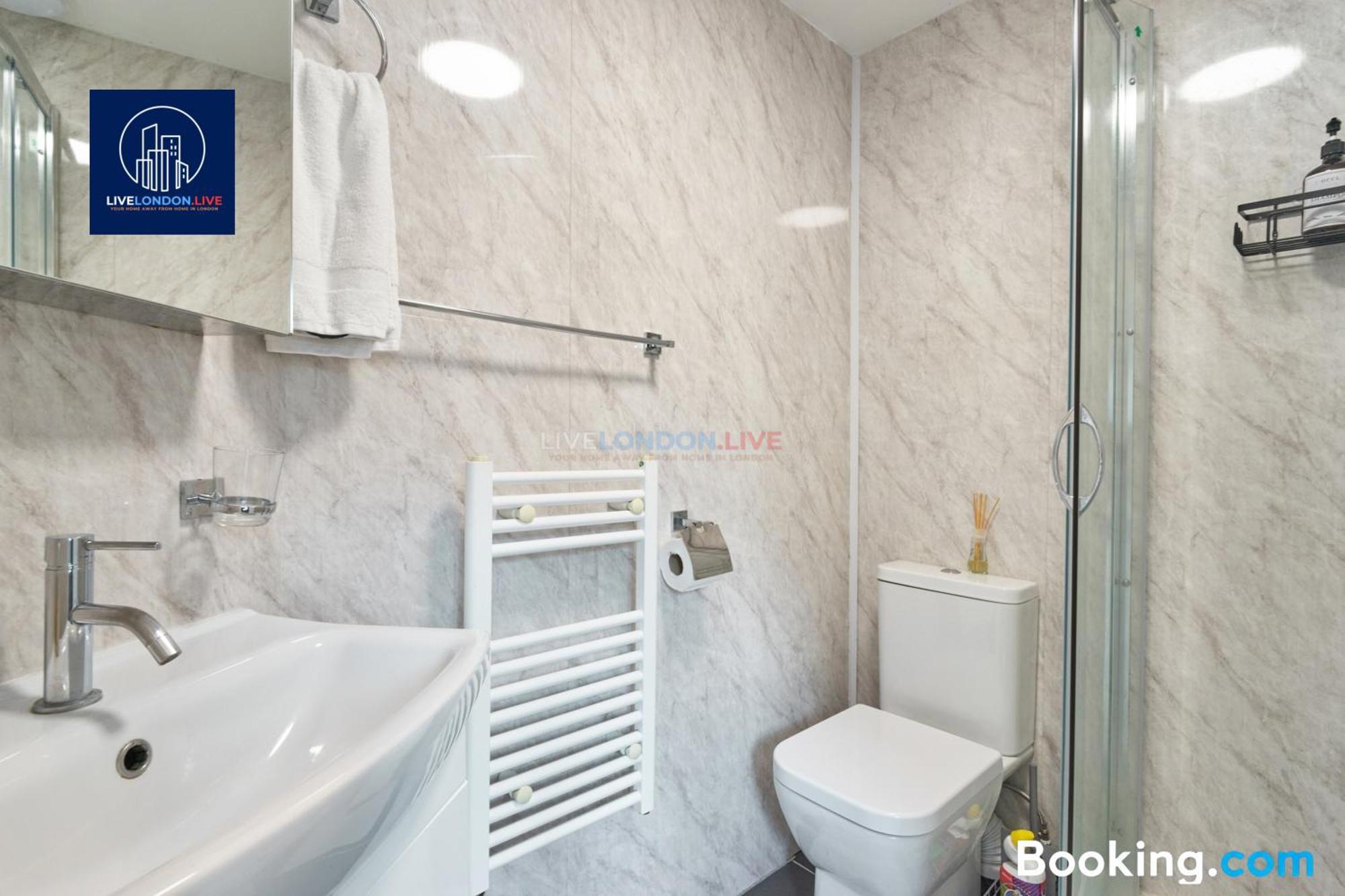 Last-Minute Specials L Sleeps Up To 4 Guests L One-Bedroom Apartment With King Bed And High Ceilings Near Camden By Live London Short Lets & Serviced Accommodation ภายนอก รูปภาพ